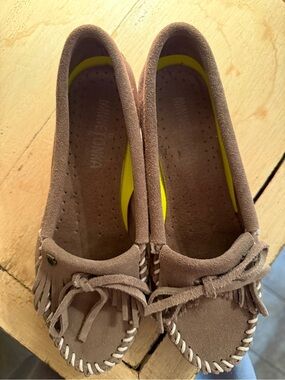 Minnetonka Brown Suede Fringe Moccasin Flats for Women